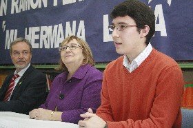 Imagen del acto de presentación del libro (Foto: R. M. PEÑA)